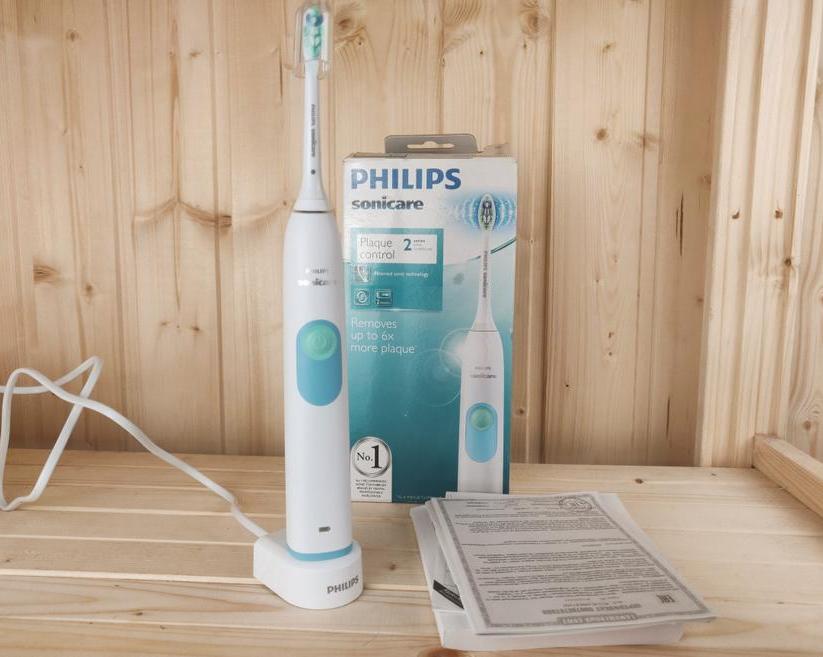 Обзор электрической зубной щетки Philips Sonicare 2 Series plaque control HX6231